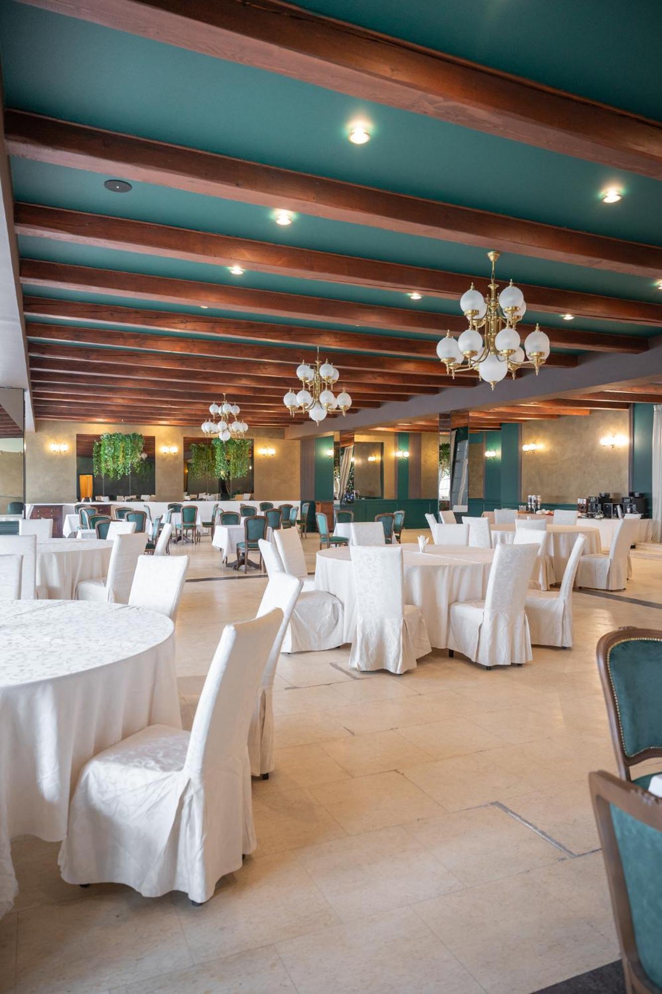 Monterai Resort Brassópojána Kültér fotó